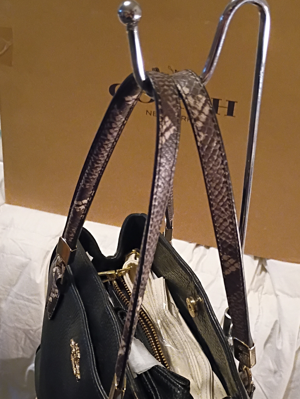 Coach Manetta Handbag - Picture 4 of 12
